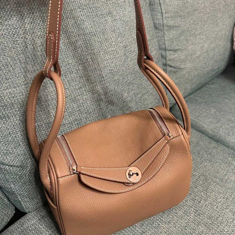 Genuine leather shoulder bag in Etoupe color. - image 2