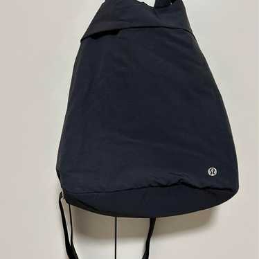 (Used only once) lululemon bag!! Excellent conditi