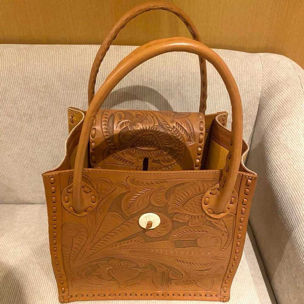 Beautiful item GRACE CONTINENTAL Carving Bag - image 3