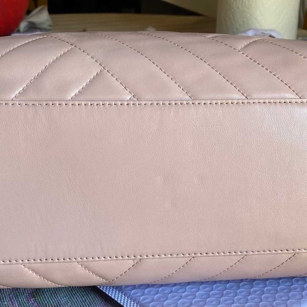 EUC Tory Burch quilted leather tote - image 6