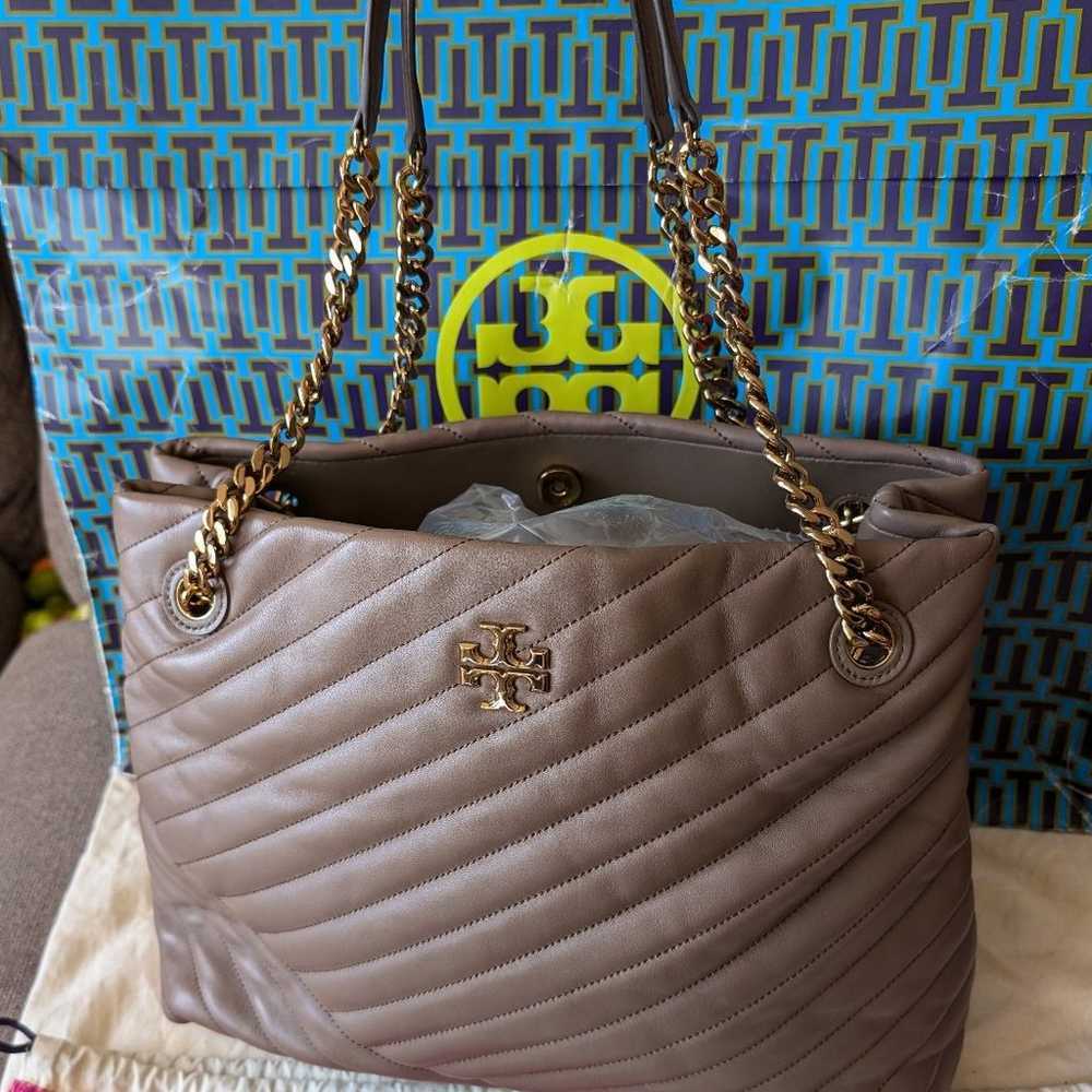 TORY BURCH KIRA CHEVRON TOTE SHOULDER BAG - image 10