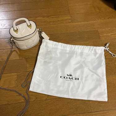 COACH White Quilted Shoulder Bag