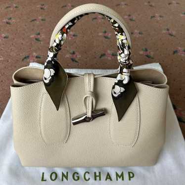 LONGCHAMP Beige Handbag  
Rosen M, in like-new co… - image 1