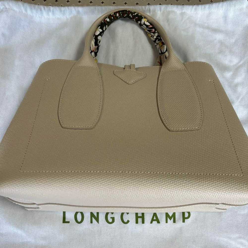 LONGCHAMP Beige Handbag  
Rosen M, in like-new co… - image 5