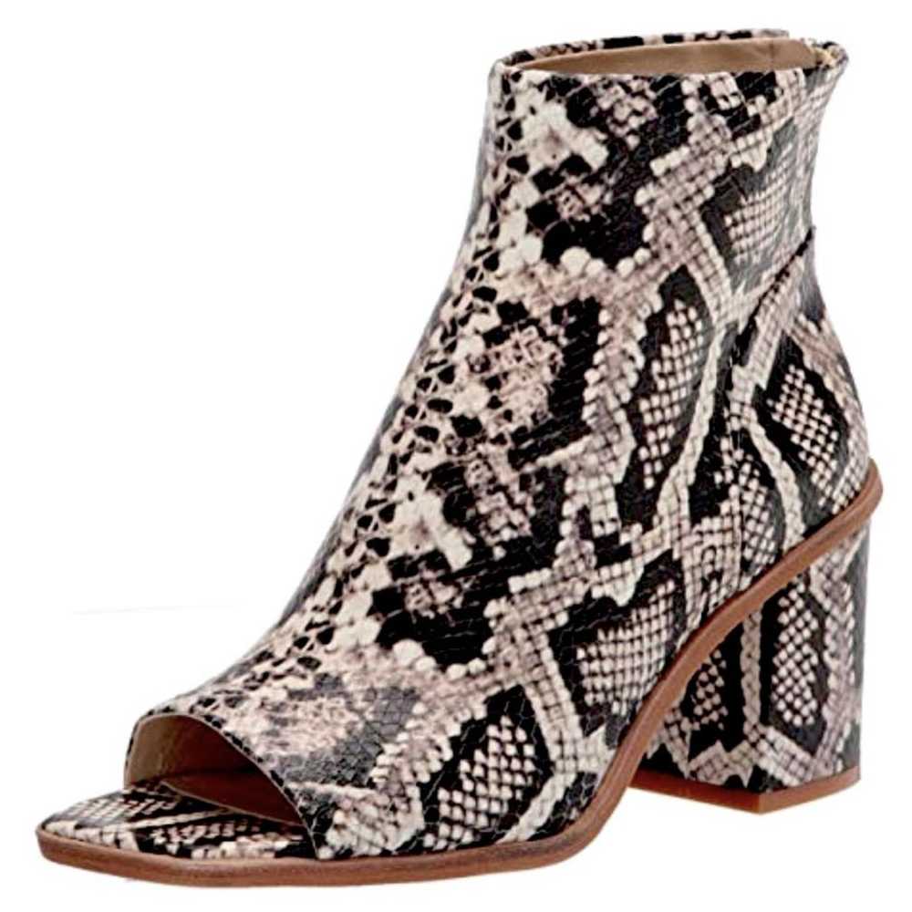 Vince Camuto Vegan leather ankle boots - image 7