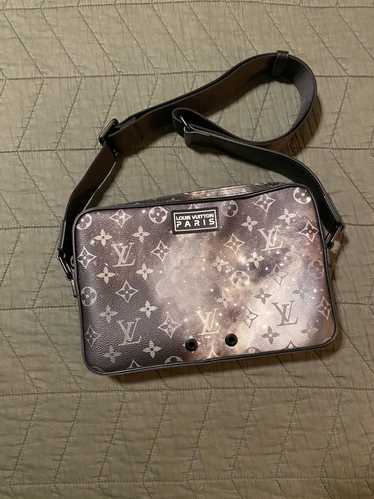 Louis Vuitton Louis Vuitton Alpha Messenger Galaxy