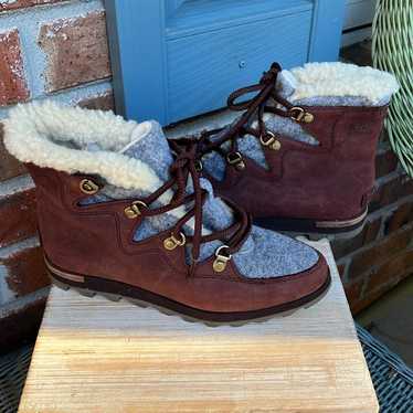 Sorel Sneakchic Alpine outlet Shearling & Leather Lace Up Booties Size 9.5