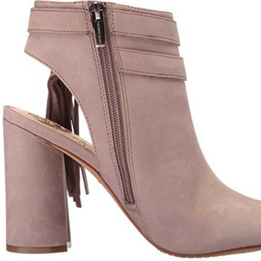 Vince Camuto Women's Catinca Ankle Boot NWOB 8.5 - image 3