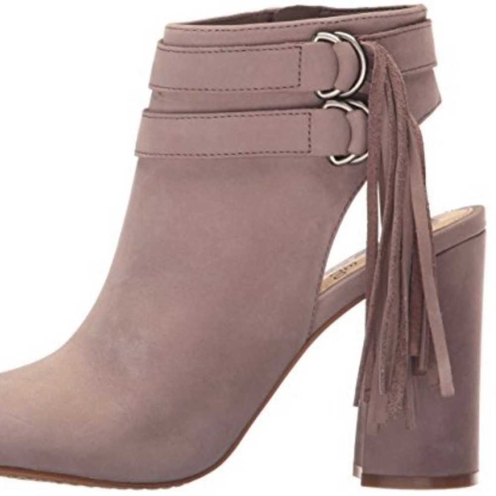 Vince Camuto Women's Catinca Ankle Boot NWOB 8.5 - image 4