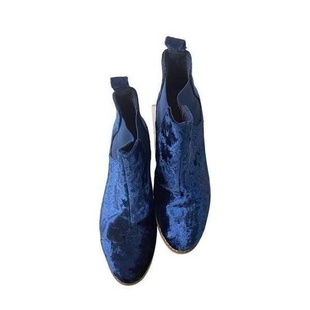 TOMS Blue Velvet Ella Ankle Boots Booties  6  6.5… - image 1