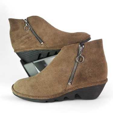 FLY London Poro 893 Suede Side Zip-up Booties Brow