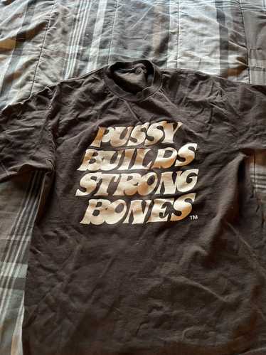 LaRopa pussy builds strong bones