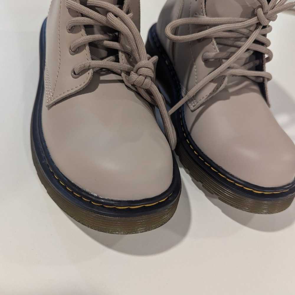 New Dr. Martens Vintage Taupe US mens 4 women's 5… - image 1