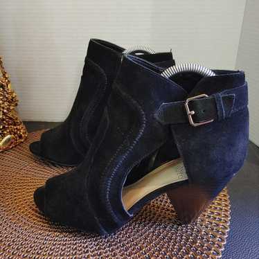 Vince Camuto Conley Booties Side 8.5M - image 1