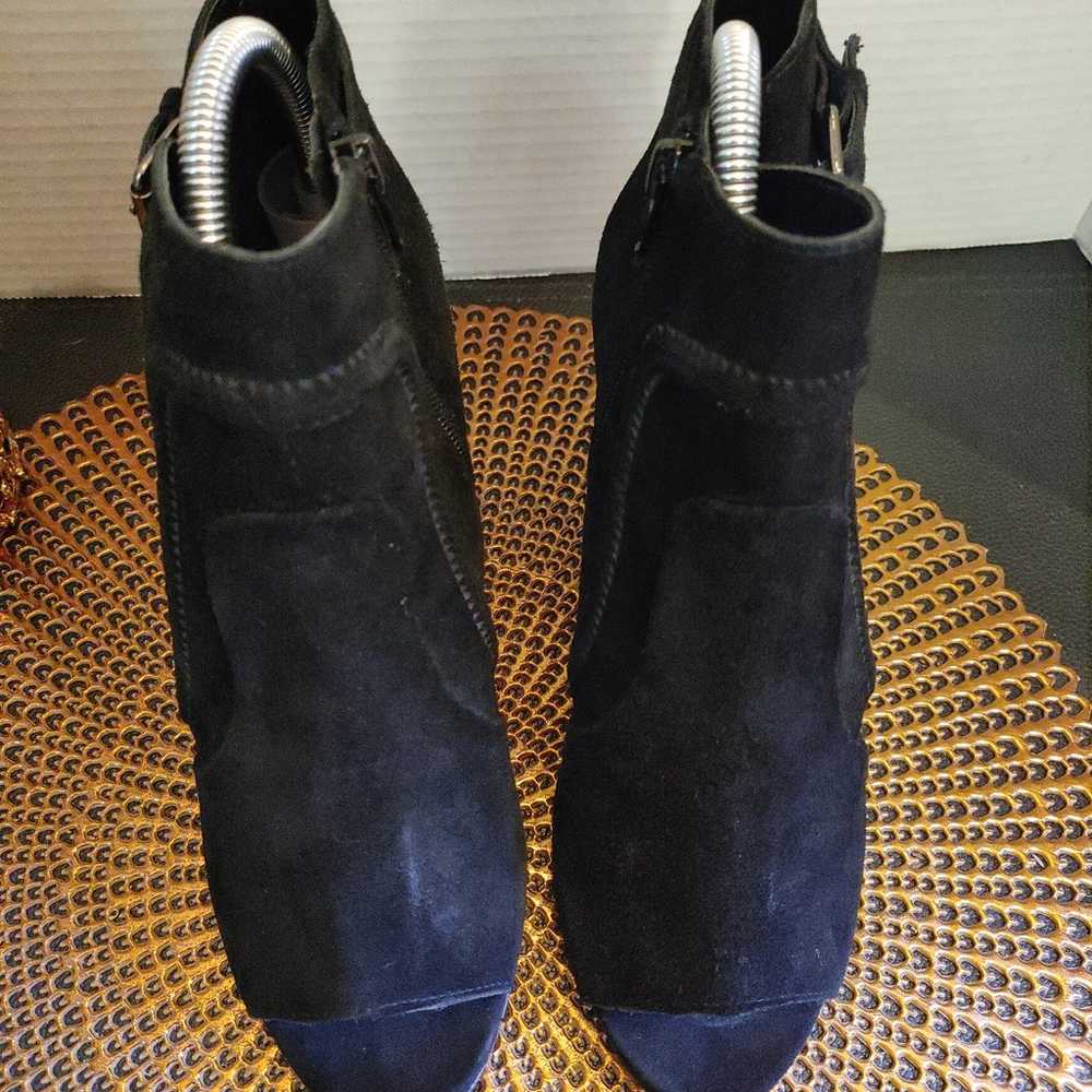 Vince Camuto Conley Booties Side 8.5M - image 2