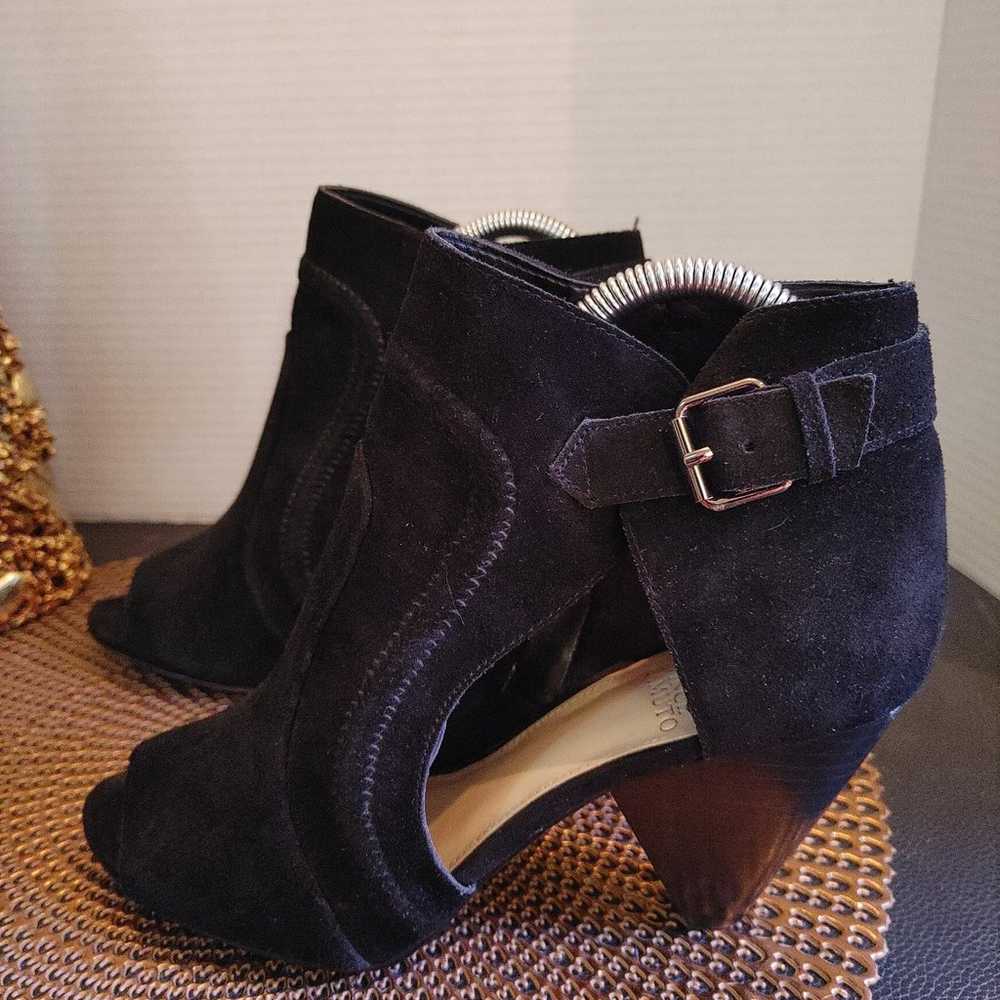 Vince Camuto Conley Booties Side 8.5M - image 3