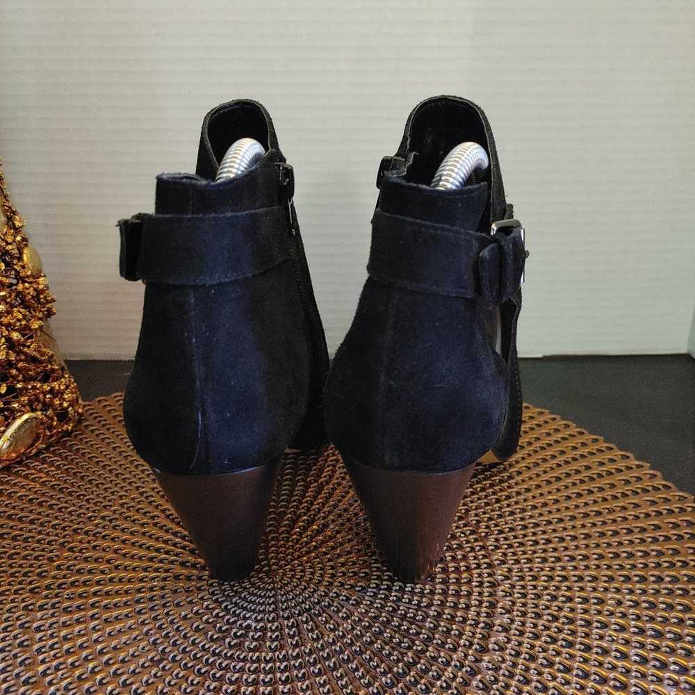 Vince Camuto Conley Booties Side 8.5M - image 4