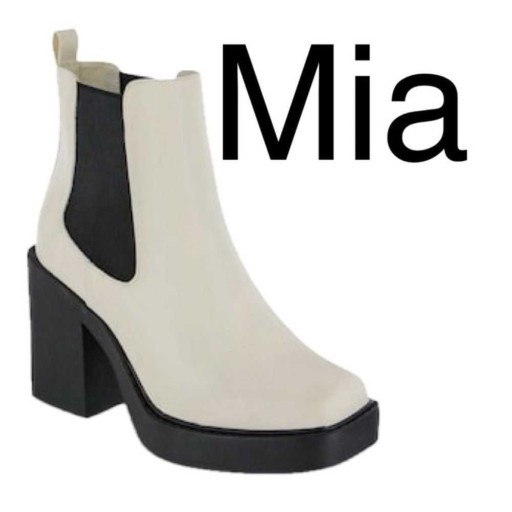 (F1) Mia Dru Platform Bootie, Women's Size 8.5 - image 1