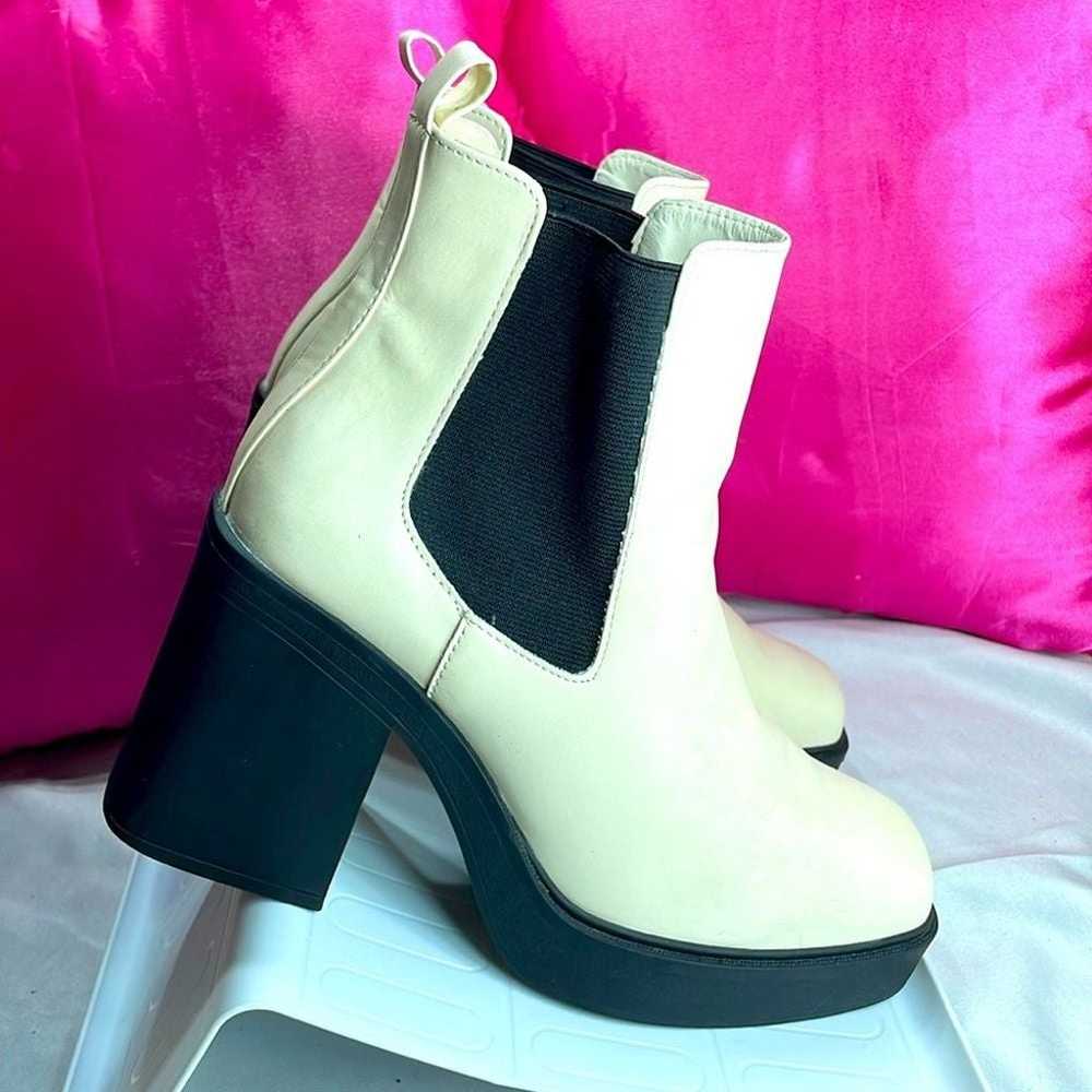 (F1) Mia Dru Platform Bootie, Women's Size 8.5 - image 2