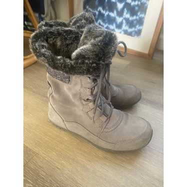 The North Face Fur Lined Winter Womens Boots size… - image 1