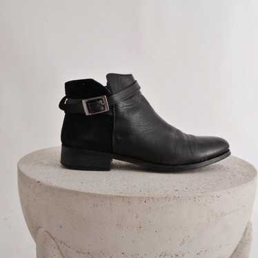 black leather ankle boot | vintage Italian made ge