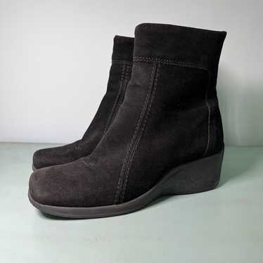 La Canadienne Felicia Black Suede Waterproof Wedge