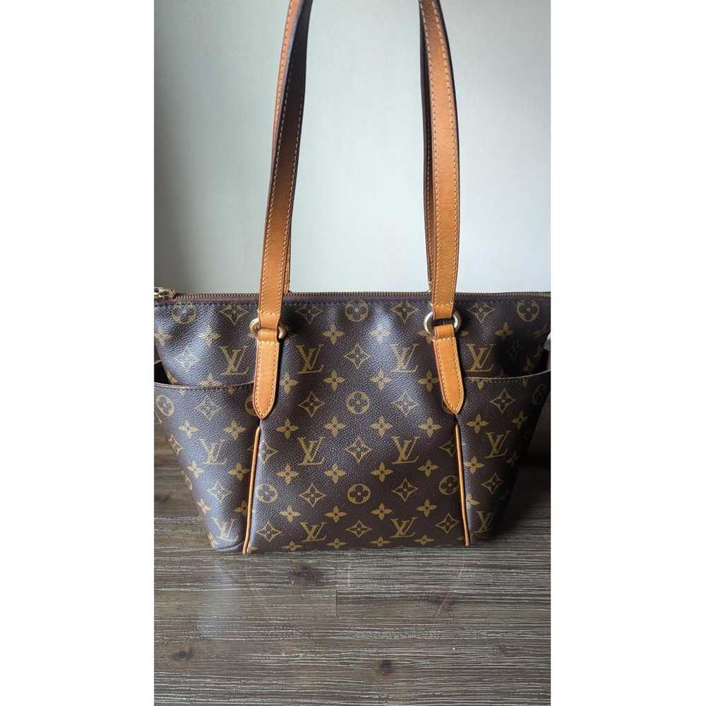 Louis Vuitton Totally leather handbag - image 2