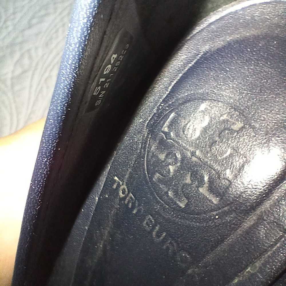 TORY BURCH VINTAGE Y2K SIGNATURE LOGO HEELS - image 7