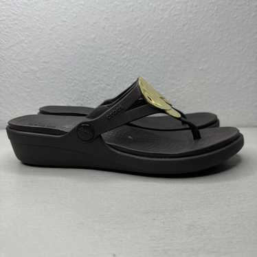 Crocs Sanrah Hammered Circle Wedge Flip Flop Sanda