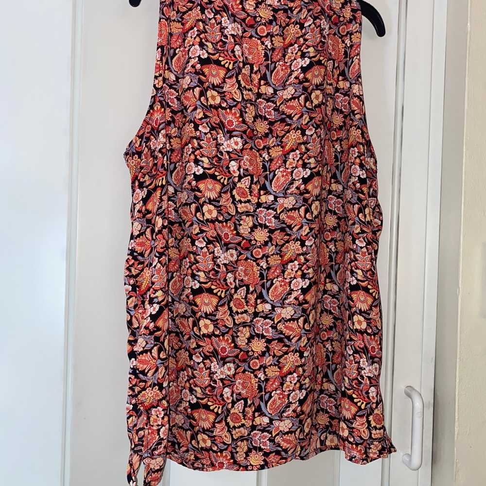 Liz Claiborne sleeveless floral blouse - image 4