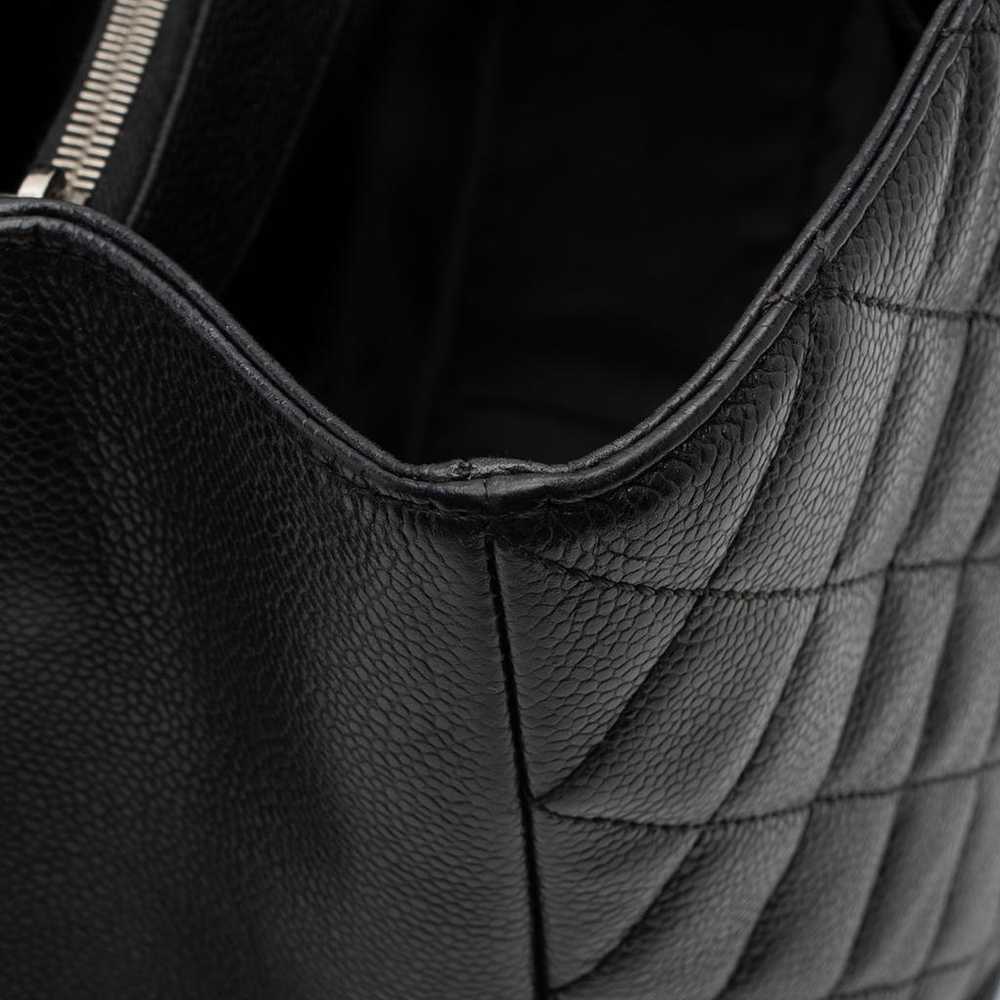 Chanel Leather tote - image 12