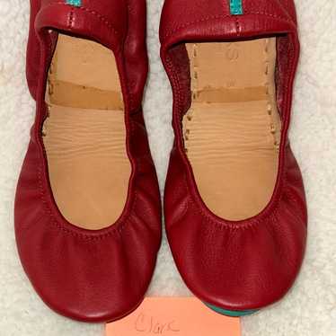 TIEKS CARDINAL RED, EUC SIZE 8