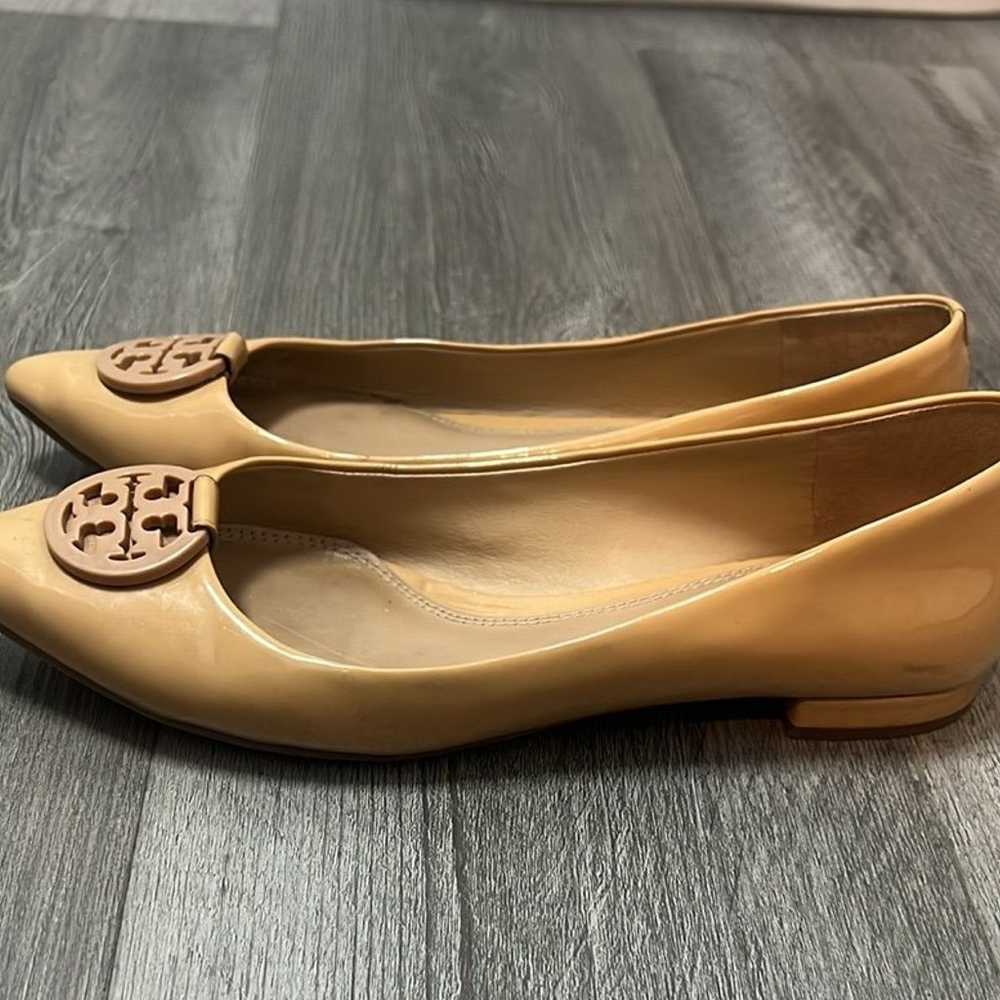 Tory Burch woman’s patterned leather pointy flats… - image 1