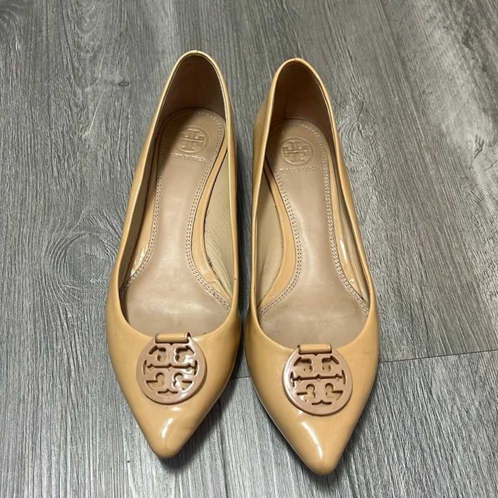 Tory Burch woman’s patterned leather pointy flats… - image 2