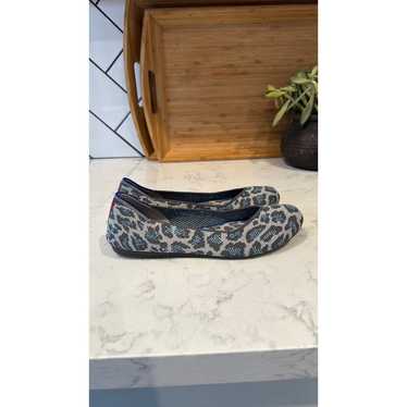 Rothy’s Flat Smoke Gray Spotted Leopard Animal Pr… - image 1