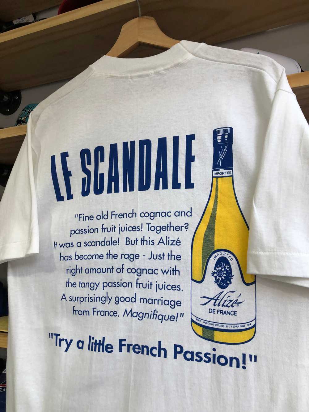 Vintage 90s Alizé Le Scandale Liquor Promo Tee Si… - image 4