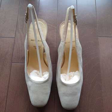 BRUNO MAGLI Suede Beige Pumps