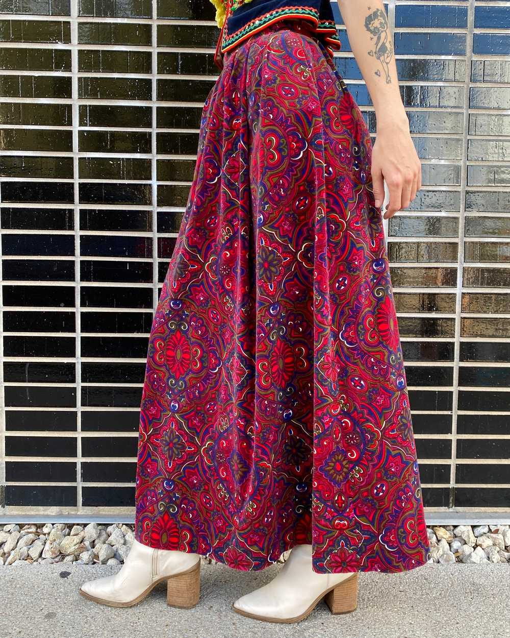 Psychedelic Velvet Paisley Maxi Skirt - image 5