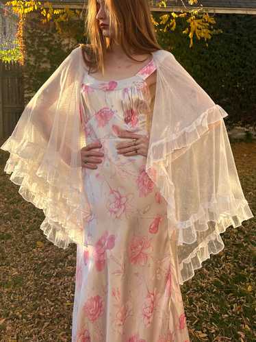 1930s Mesh Net Ruffle Cape White