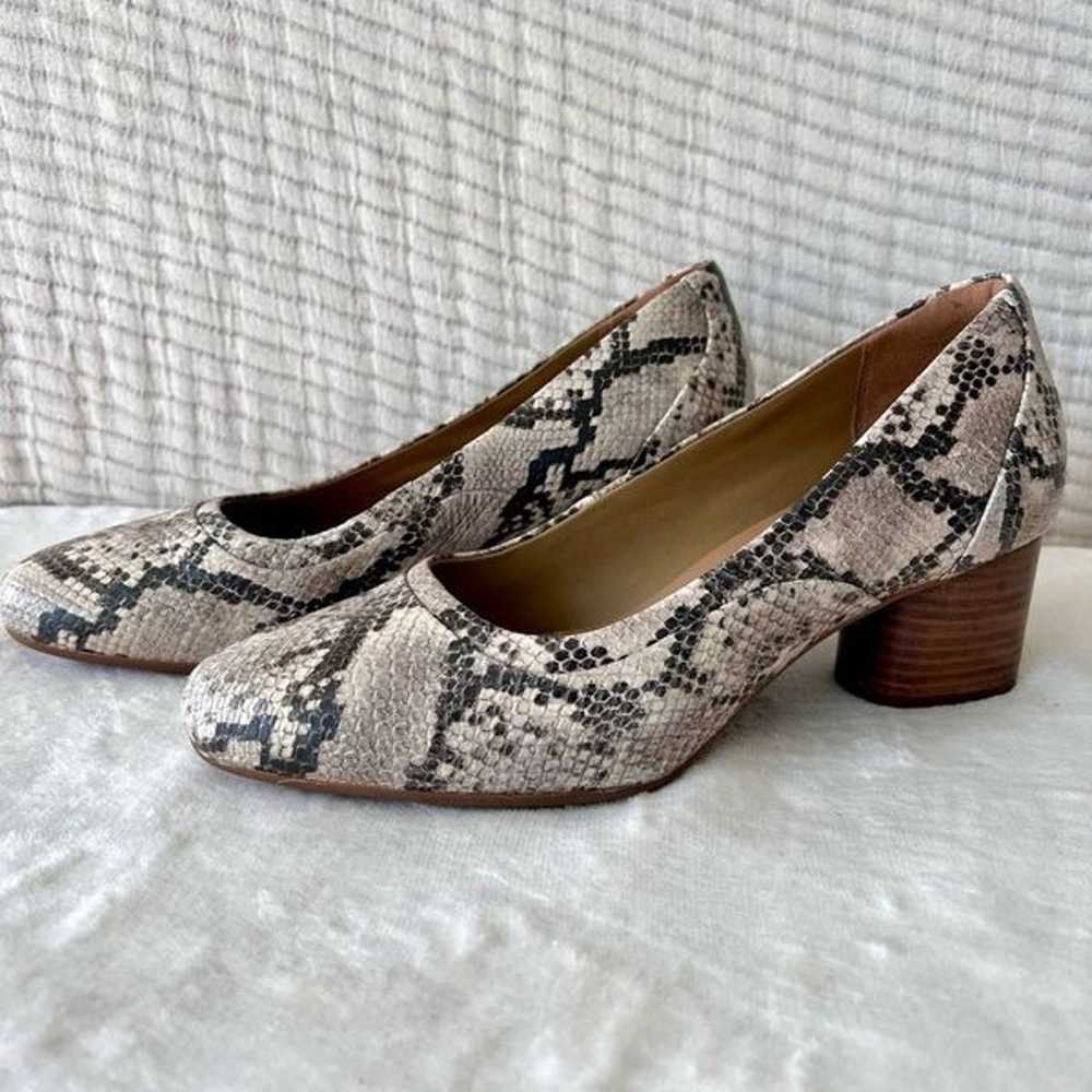 Clarks Womens Beige Snake Print Unstructured Bloc… - image 1