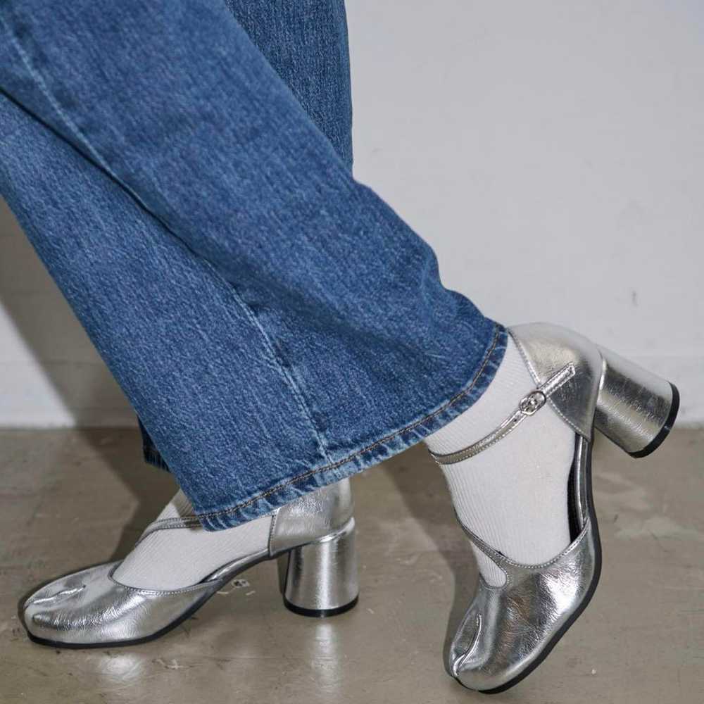 Tabi Strap Pumps (Metallic/Matte) Silver Size 39 - image 2