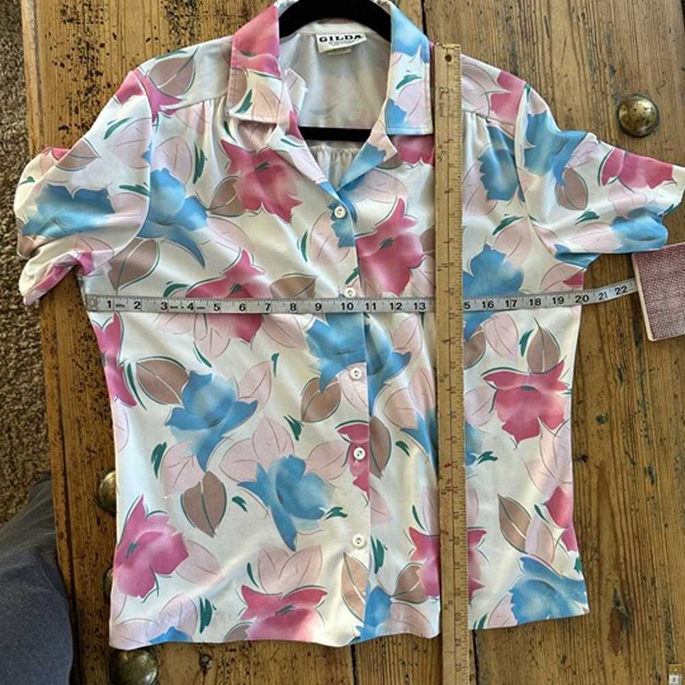 Vintage Gilda Women's Floral Short Sleeve Blouse,… - image 6