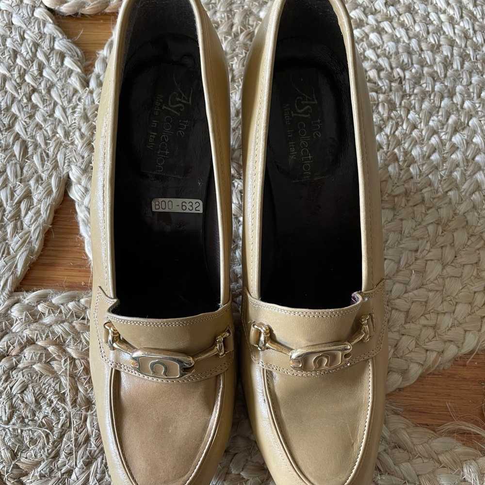 Vintage ASI collection Tan Loafer Pumps Vibram So… - image 1