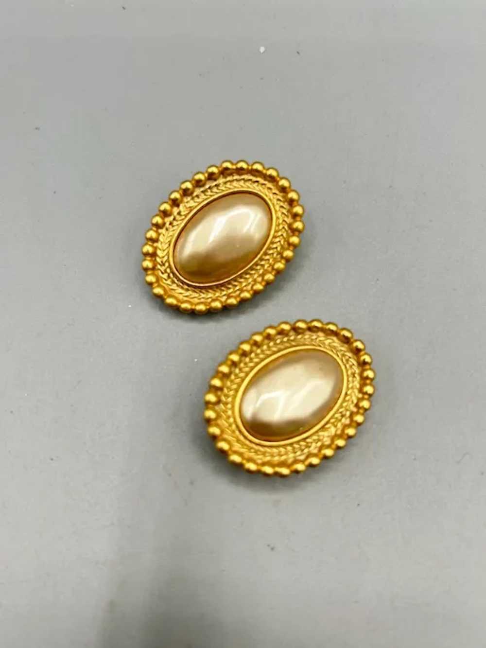 Vintage Carolee Gold Tone Clip On Earrings with F… - image 2