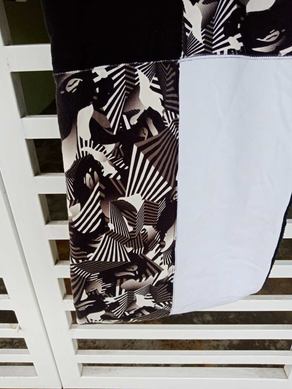 Bape × Nigo Dazzle Camo Reversible Scarf - image 3