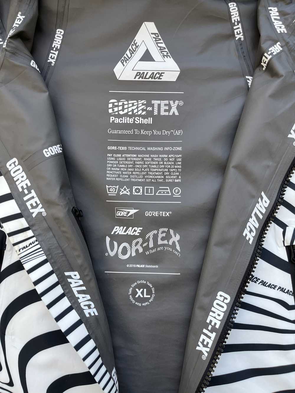 Goretex × Palace Palace Gore-Tex Vortex PacLite J… - image 4