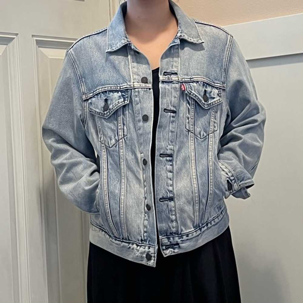 Levi's Levi’s Denim Jacket Oversized Light Wash e… - image 2