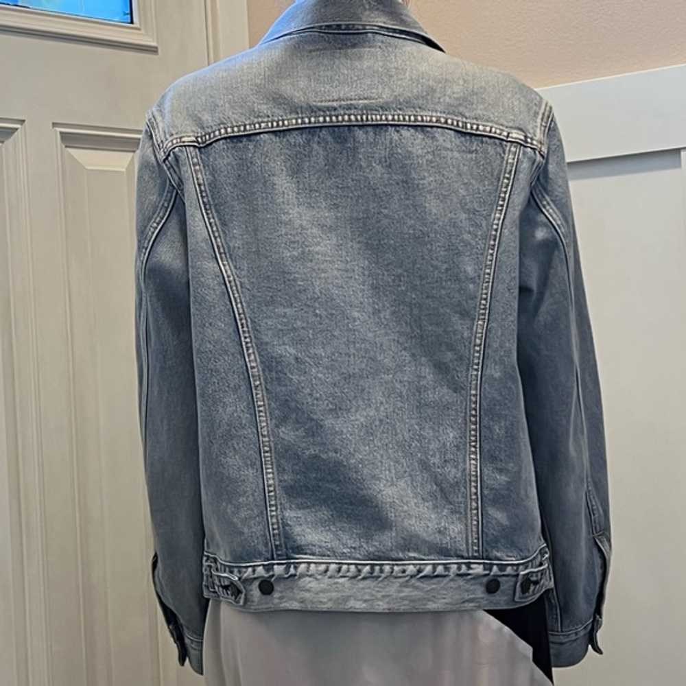 Levi's Levi’s Denim Jacket Oversized Light Wash e… - image 3