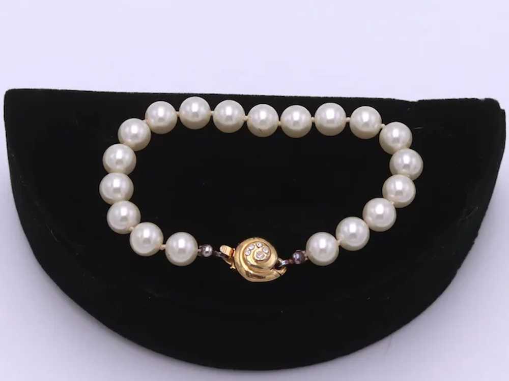 Unsigned Demi-Parure Gold Tone and Glass Pearl Br… - image 4