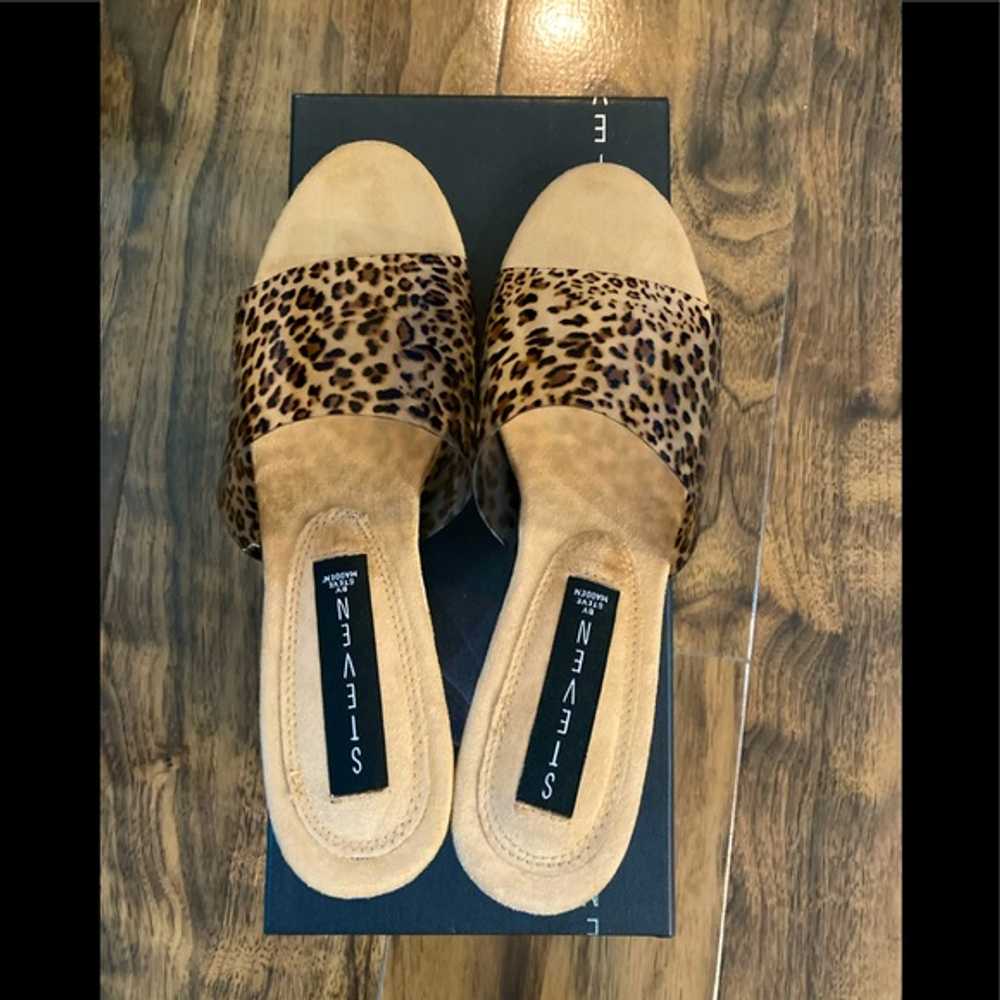 Steve Madden Iza Leopard Print Clear Wedge Mules
… - image 1